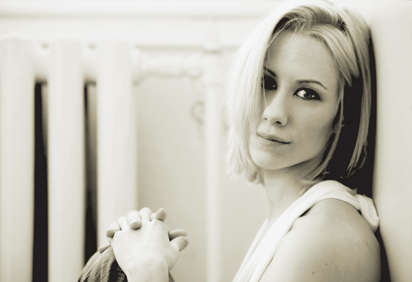 black and white top tips