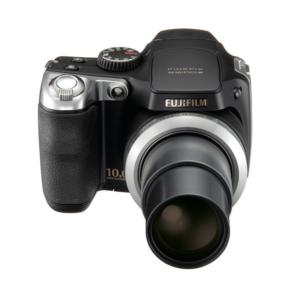 Fujifilm Finepix S8100fd front