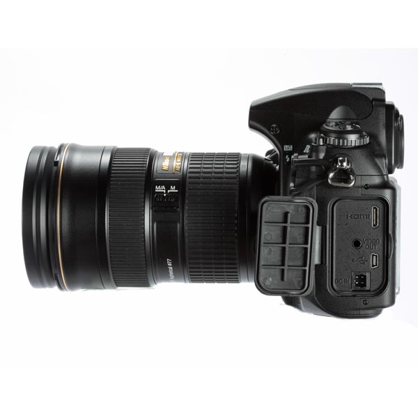 Nikon D700 Side