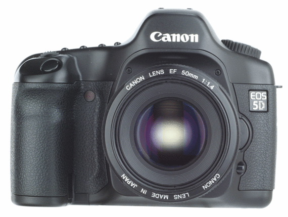 Canon EOS 5D front