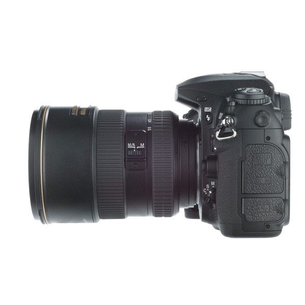 Nikon D200 Side