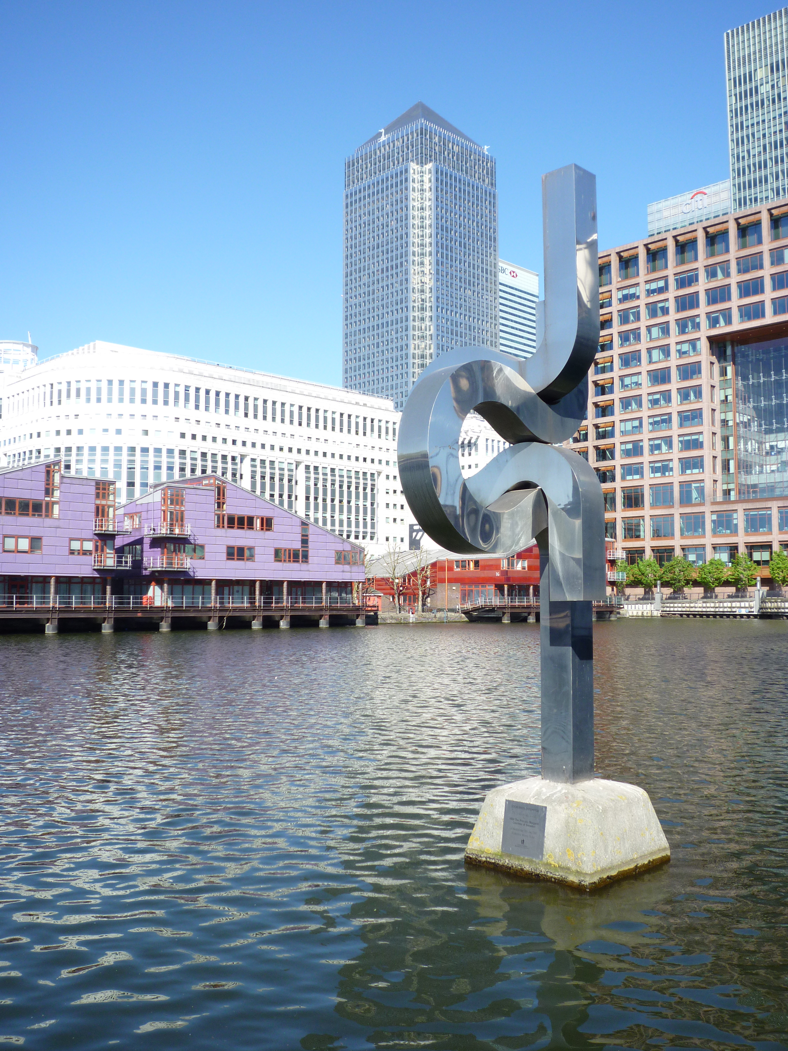 Panasonic FX550 review sample image - Canary Wharf 02