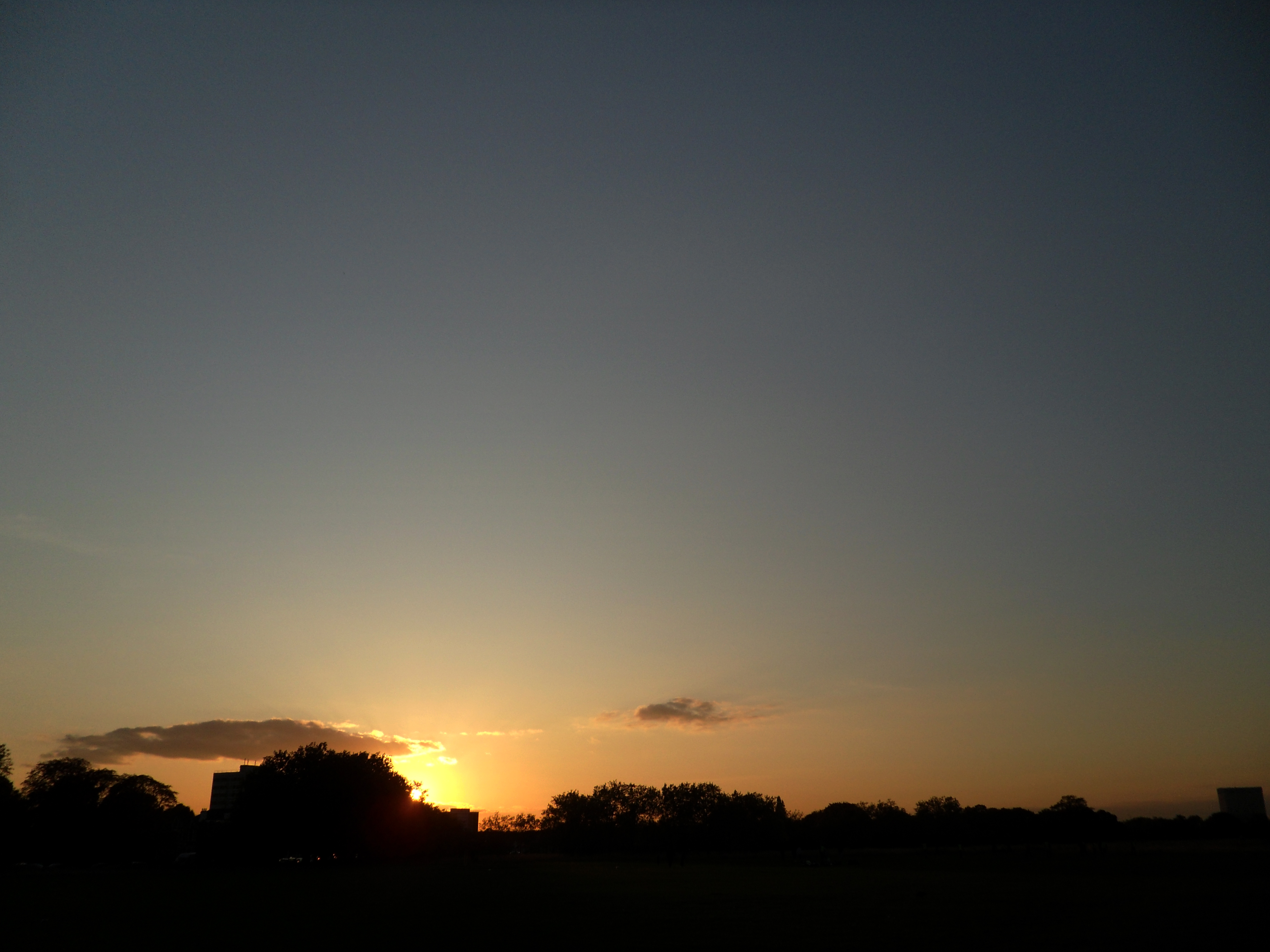 Samsung ST550 review sample silhouette landscape