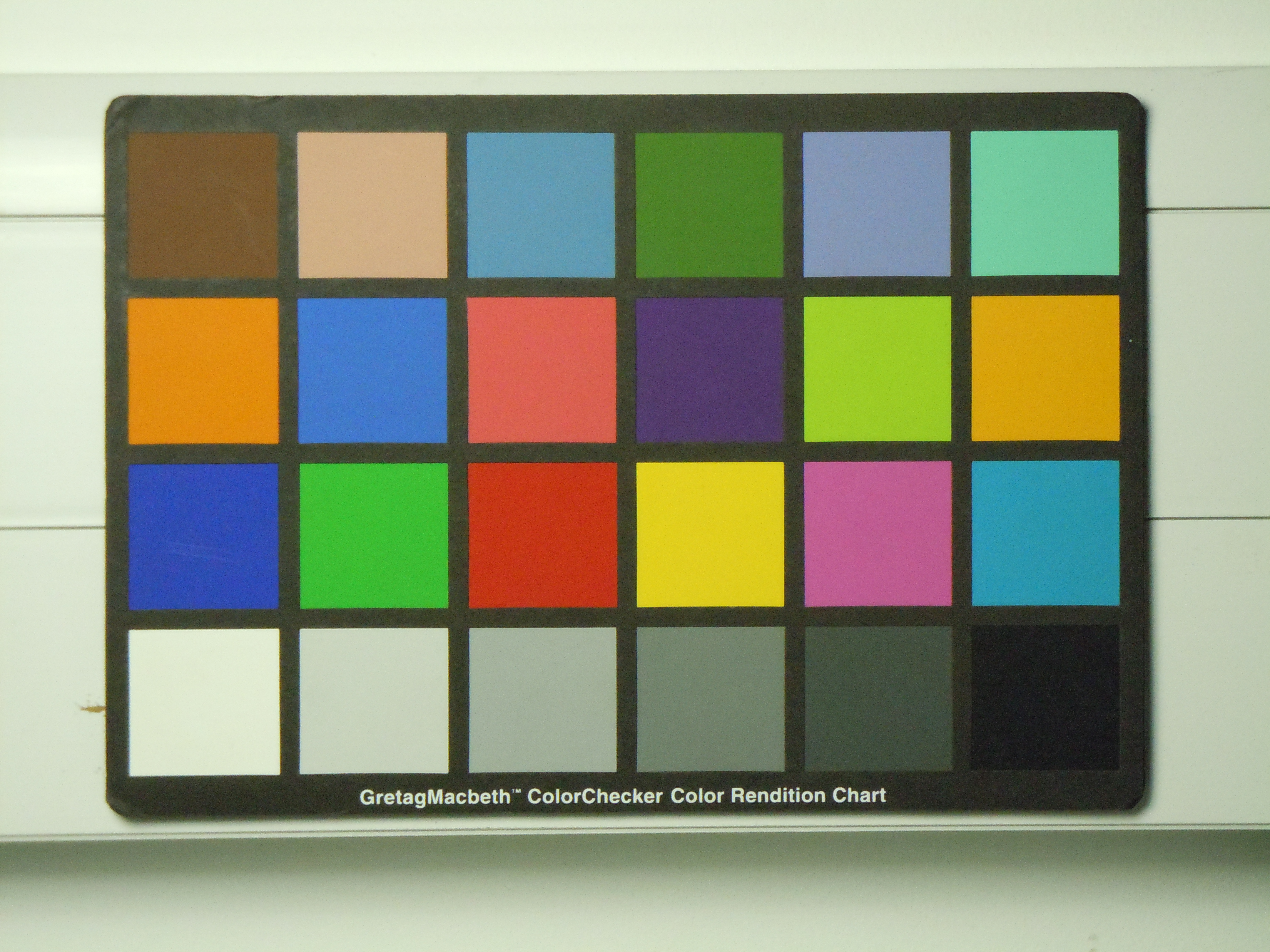 Nikon Coolpix S8000 sample image, ISO 1600