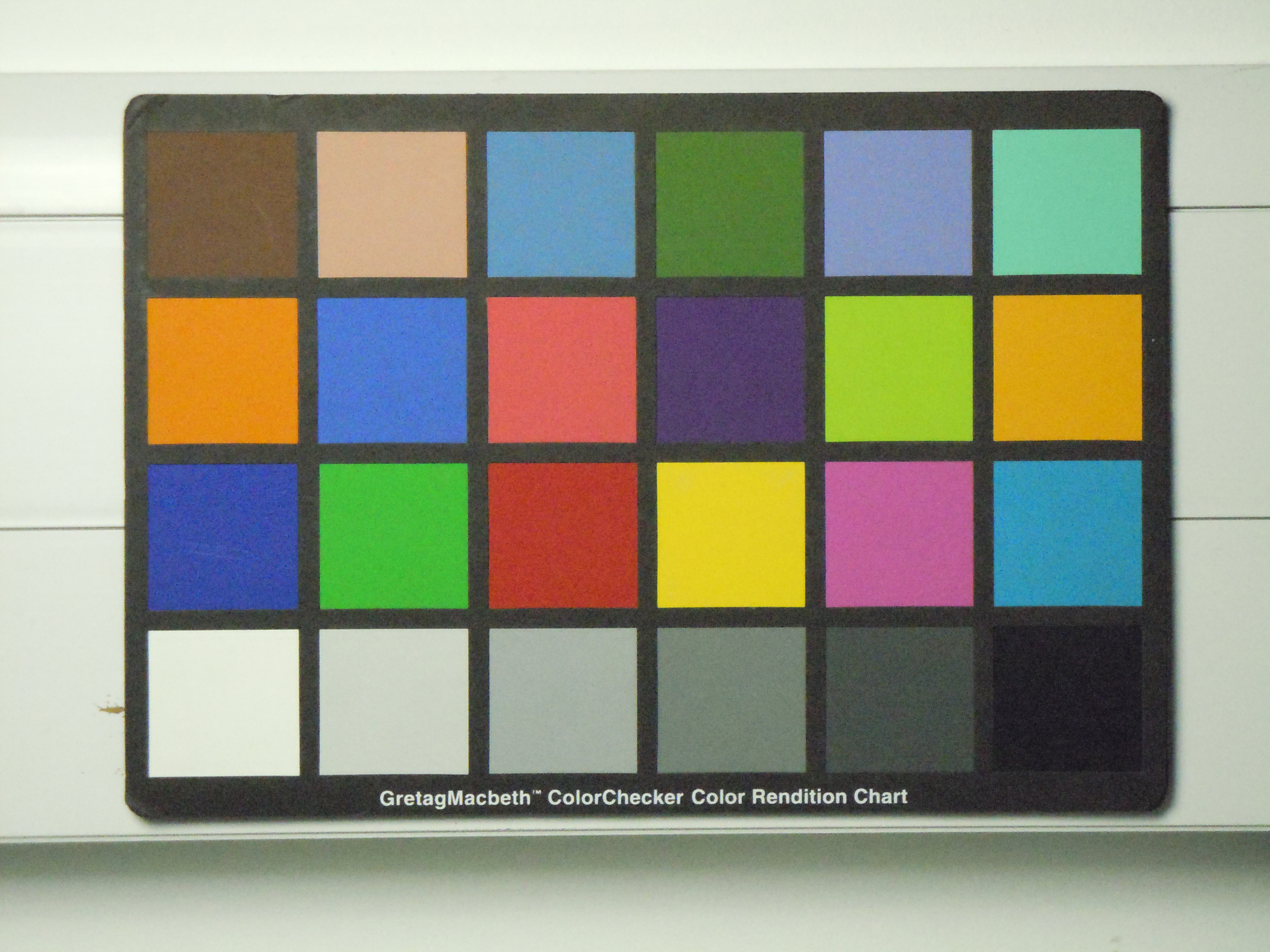 Nikon Coolpix S8000 sample image, ISO 3200