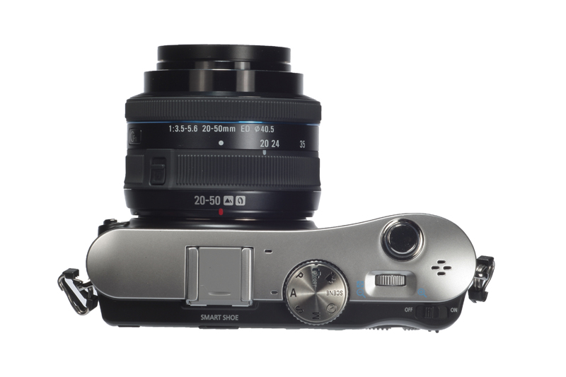 Samsung NX100 product shot