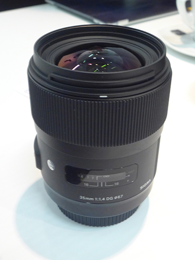 35mm f/1.4 DG HS lens