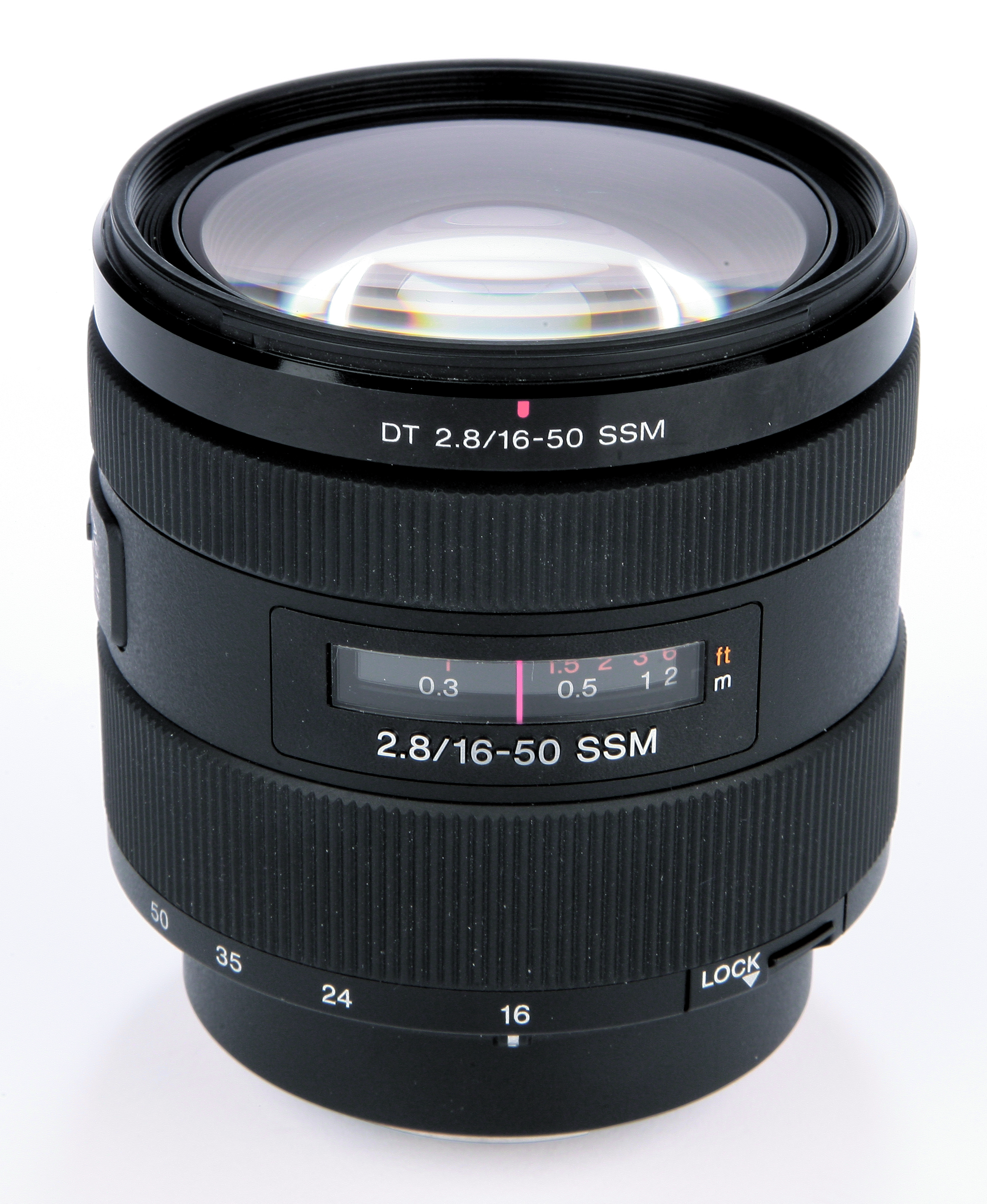 Sony_16-50mm-standing