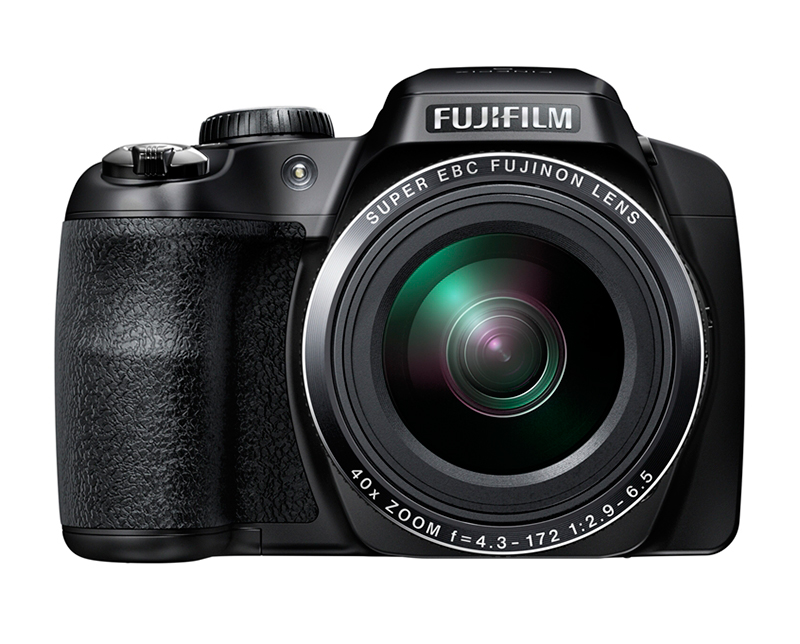 Fujifilm S8200 front | Reviews | What Digital Camera