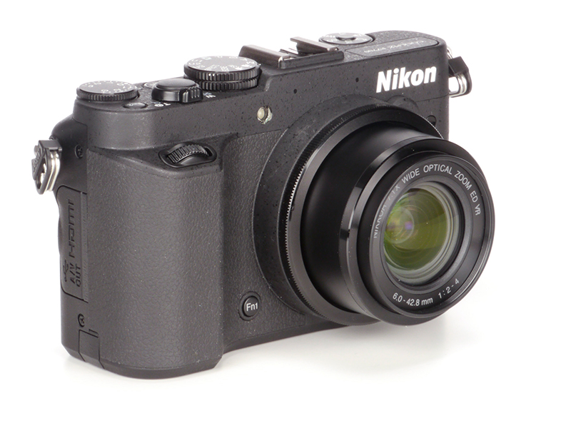 Nikon COOLPIX P7700 product shot 1